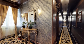 historic boutique hotel cattaro