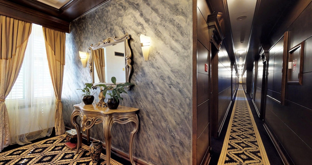 historic boutique hotel cattaro