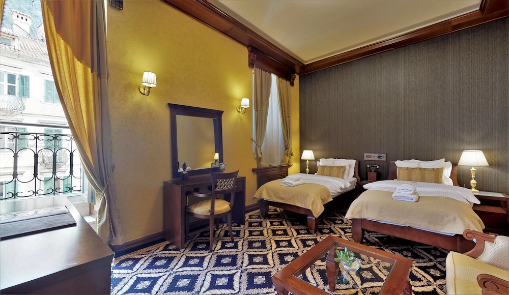 historic boutique hotel cattaro