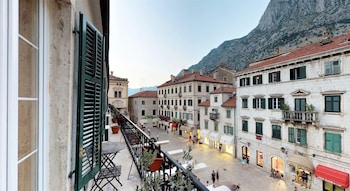 historic boutique hotel cattaro