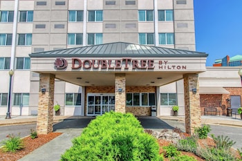 doubletree by hilton neenah