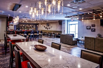 doubletree by hilton neenah