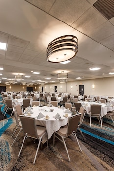 doubletree by hilton neenah