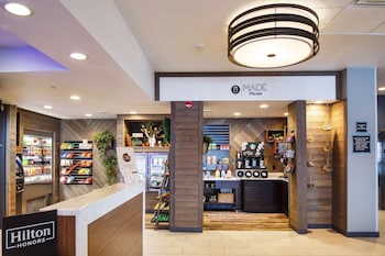 doubletree by hilton neenah