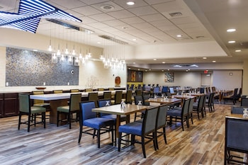 doubletree by hilton neenah