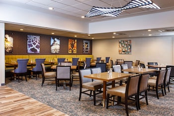 doubletree by hilton neenah