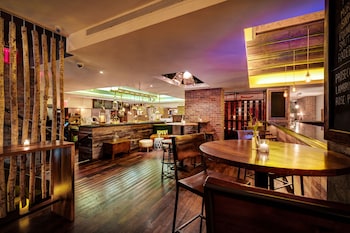 hotel giraffe by library hotel collection