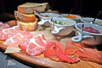 hotel giraffe by library hotel collection