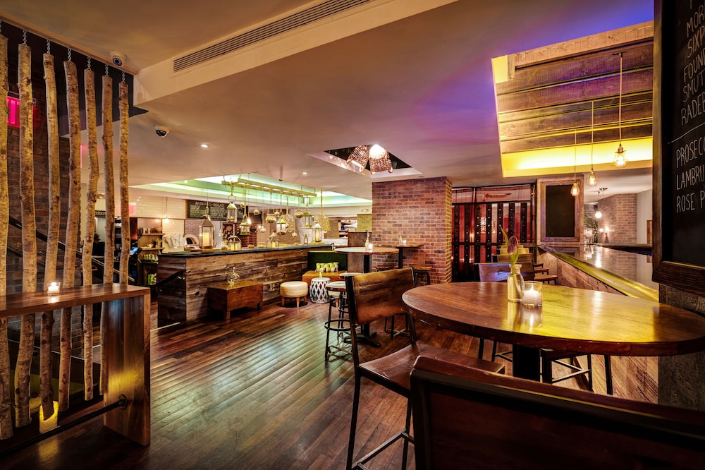 hotel giraffe by library hotel collection