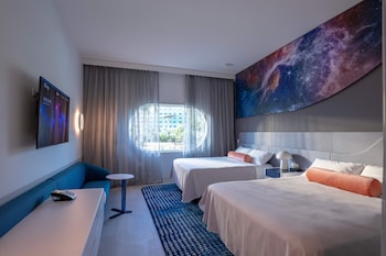 universal stella nova resort
