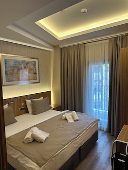 hotel ravi