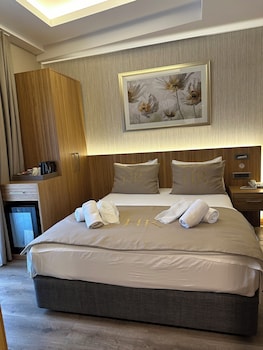 hotel ravi