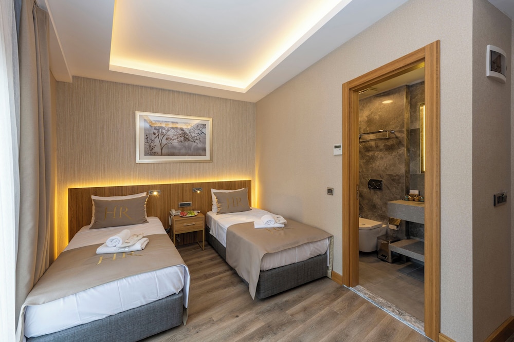 hotel ravi