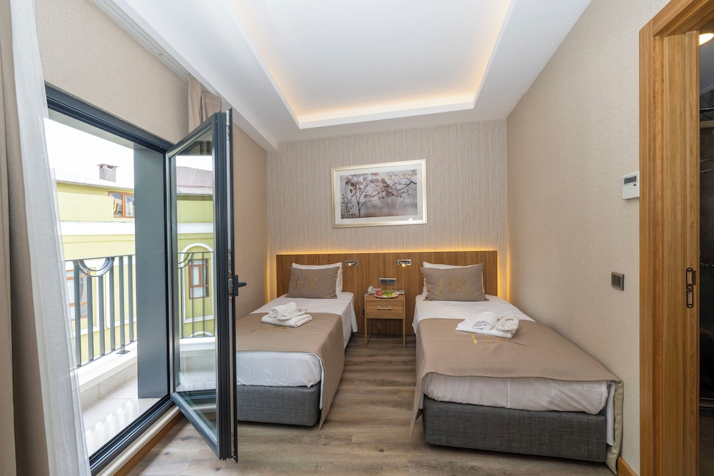 hotel ravi