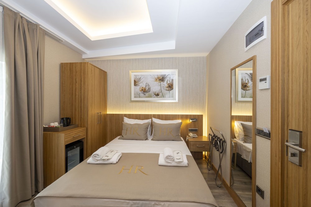 hotel ravi