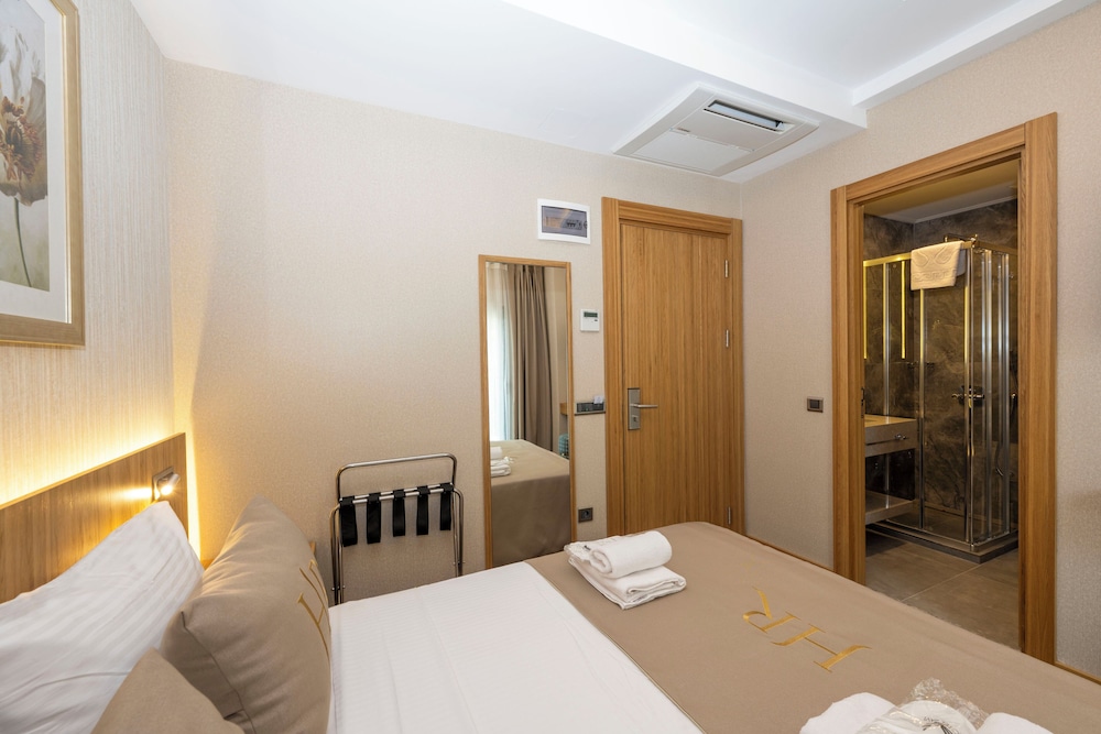 hotel ravi