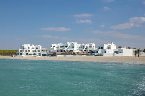 anantara santorini abu dhabi retreat adults only