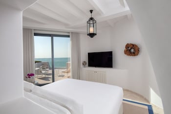 anantara santorini abu dhabi retreat adults only
