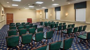 red roof inn and suites newport news