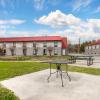 red roof inn and suites newport news
