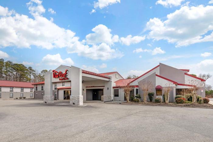 red roof inn and suites newport news