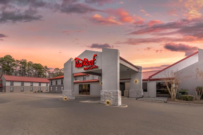 red roof inn and suites newport news