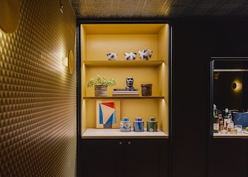 Leighton Townhouse (Adults Only),,5 star