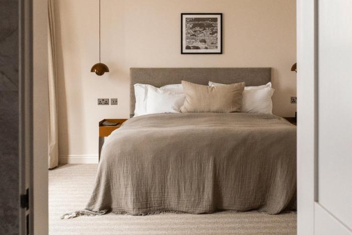 leighton townhouse adults only