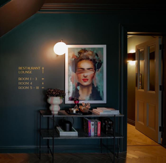 leighton townhouse adults only
