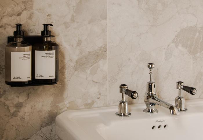 leighton townhouse adults only