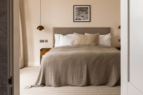 leighton townhouse adults only