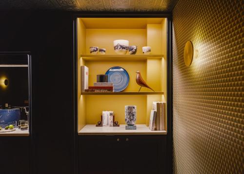 leighton townhouse adults only