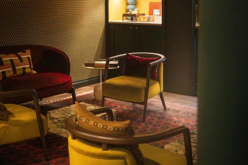 leighton townhouse adults only