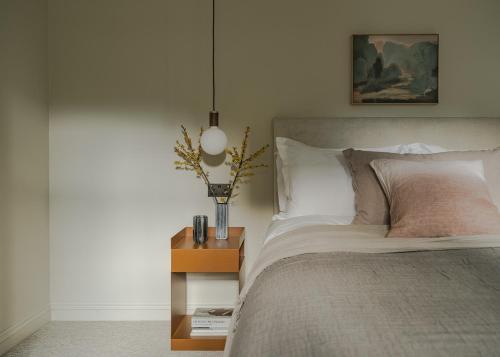 leighton townhouse adults only