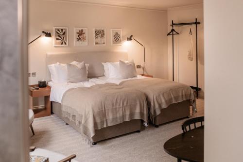leighton townhouse adults only