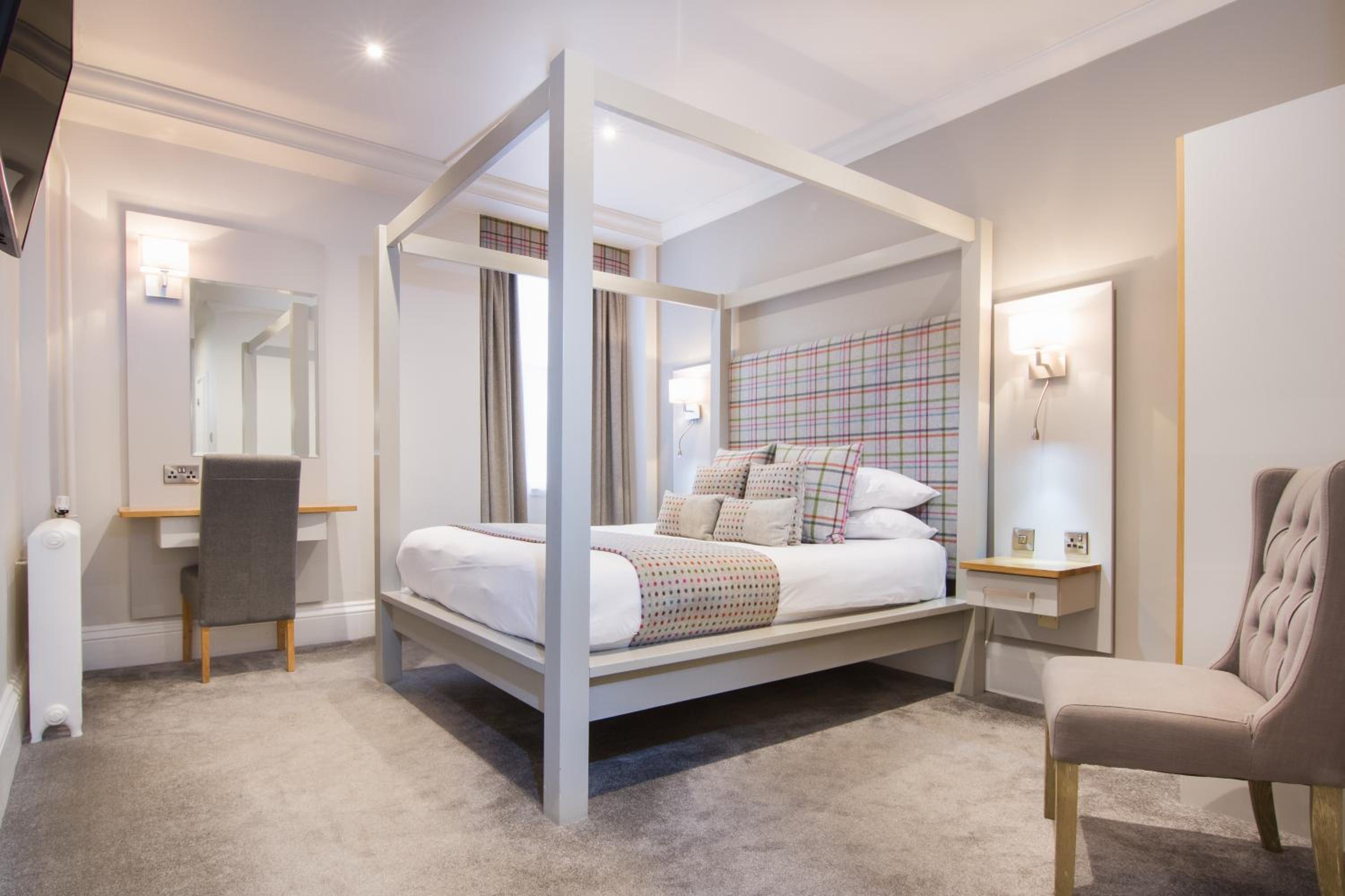 white hart hotel and apartments