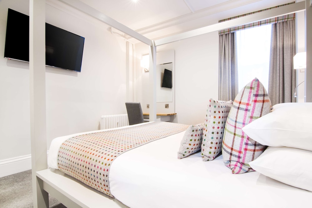 white hart hotel and apartments