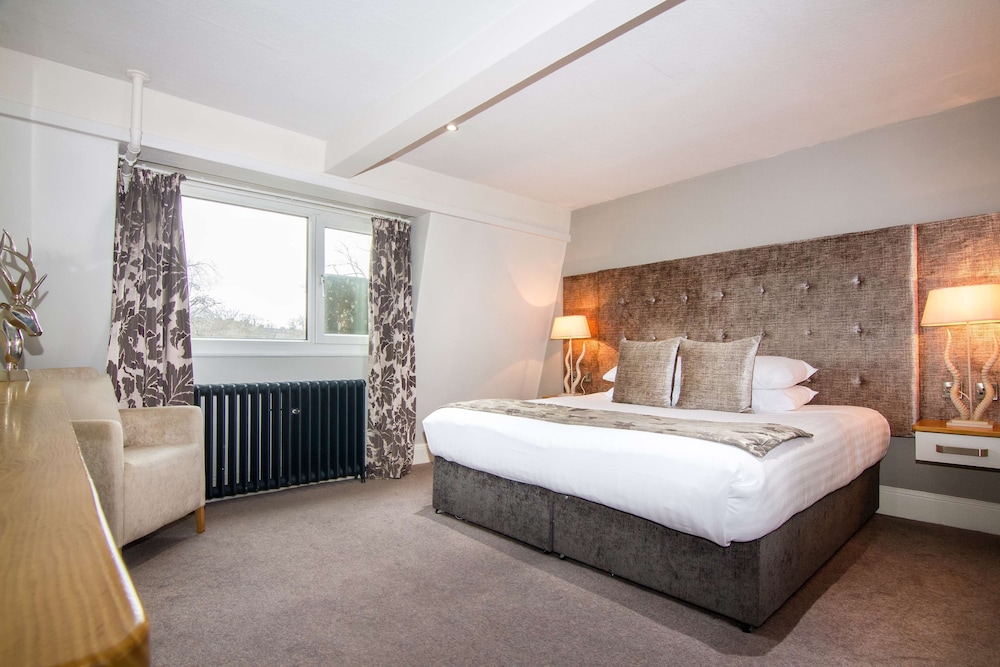 white hart hotel and apartments