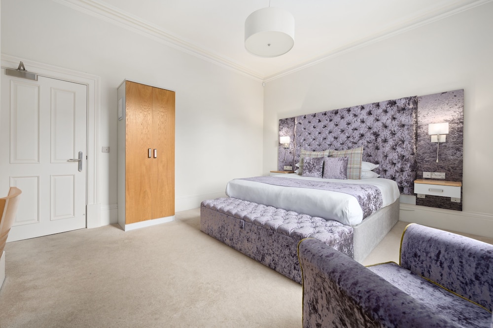 white hart hotel and apartments