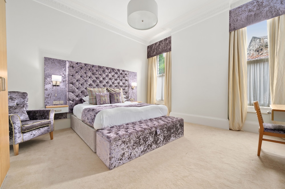 white hart hotel and apartments