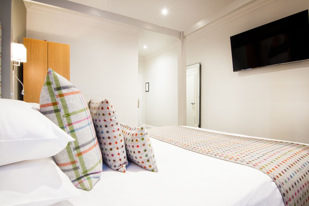 white hart hotel and apartments