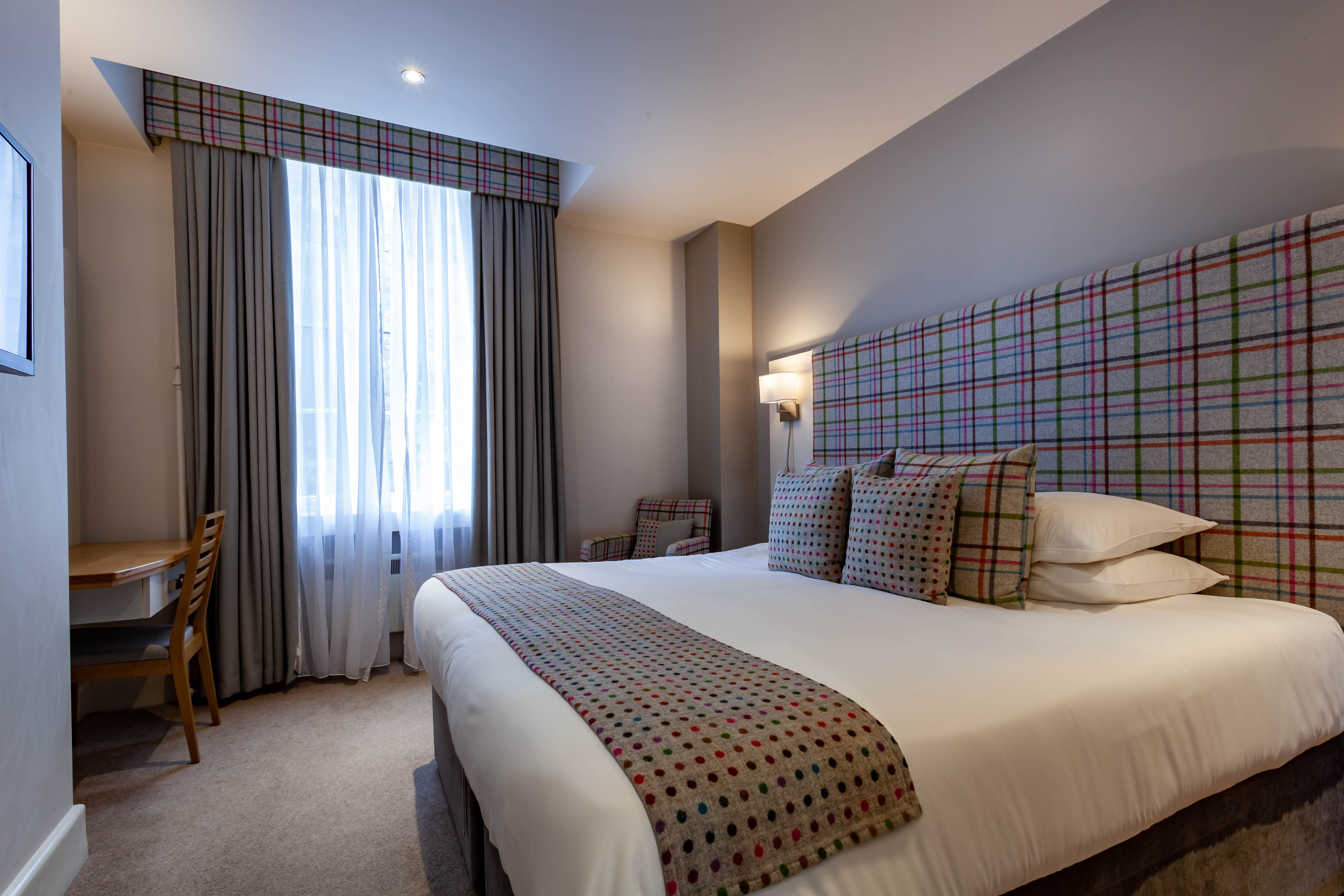 white hart hotel and apartments