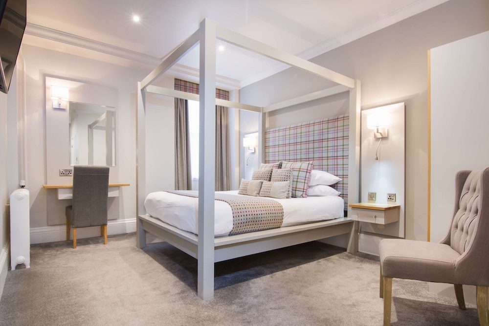 white hart hotel and apartments