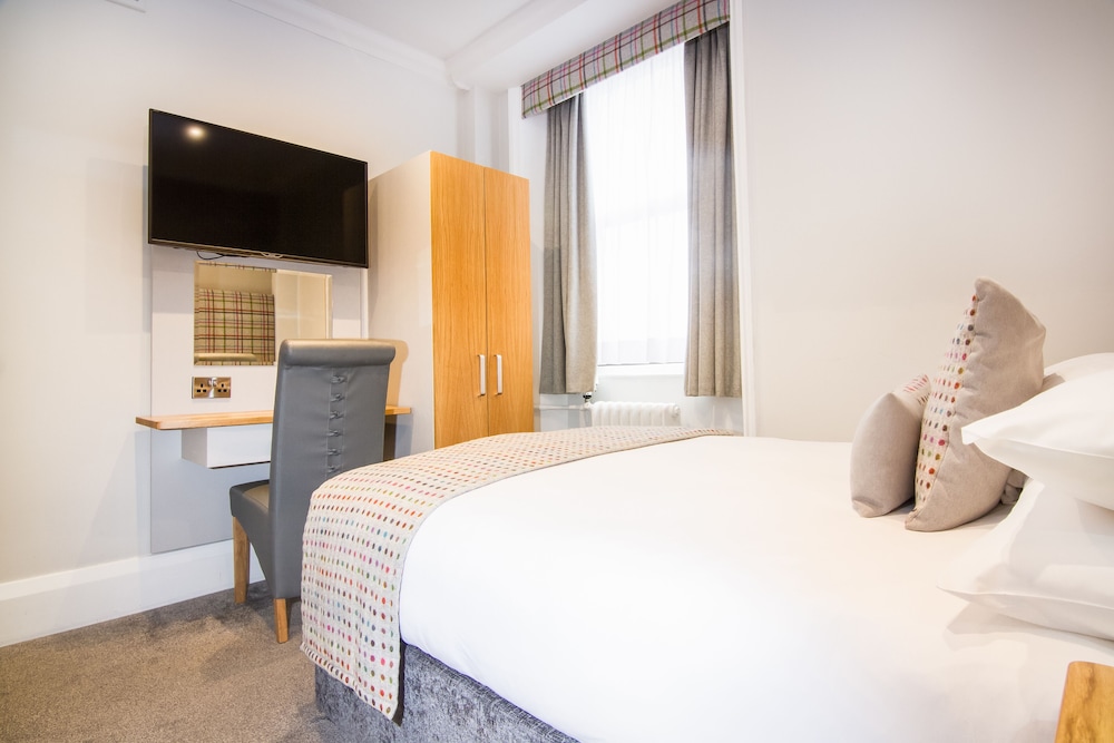 white hart hotel and apartments