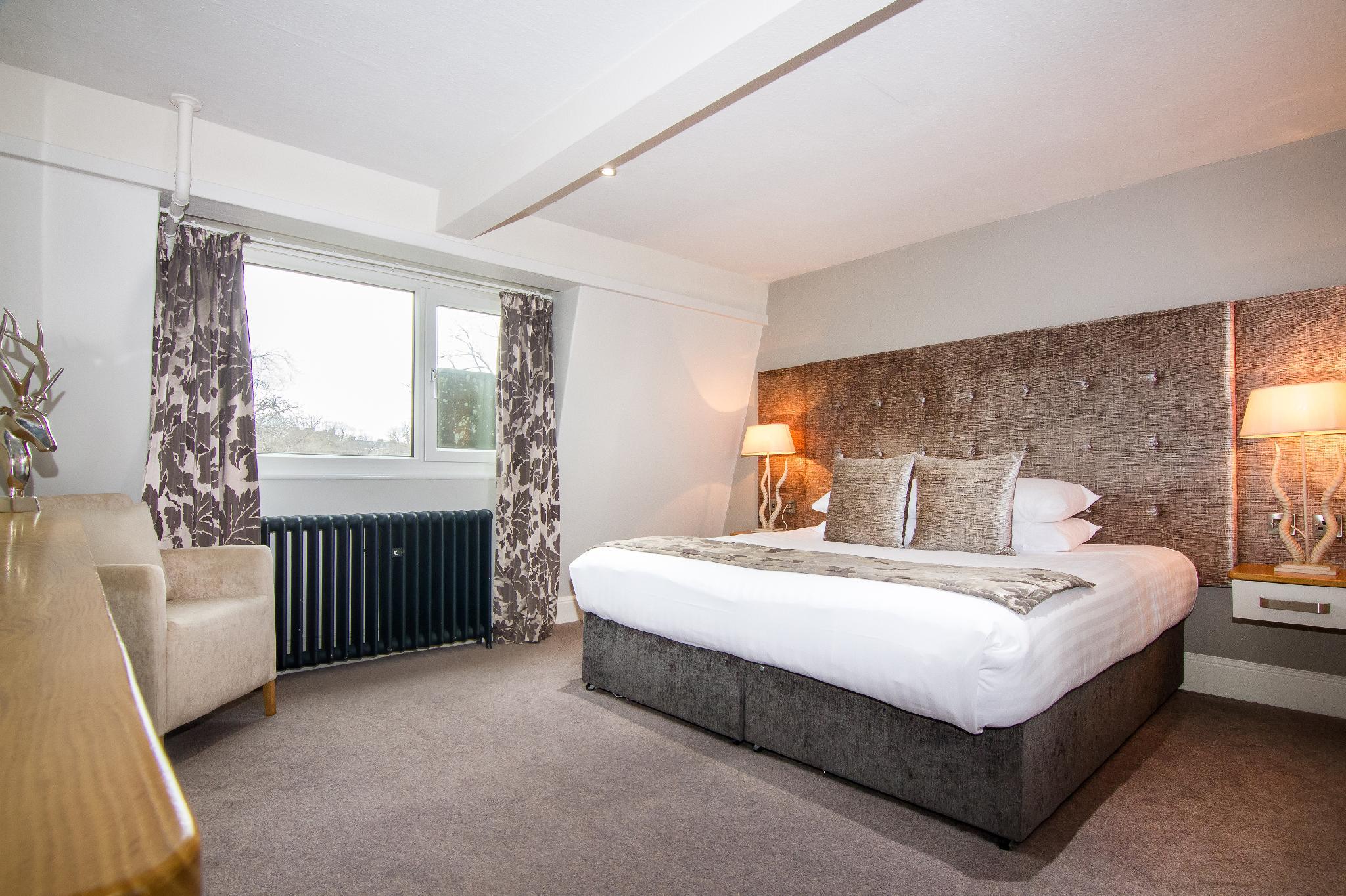 white hart hotel and apartments