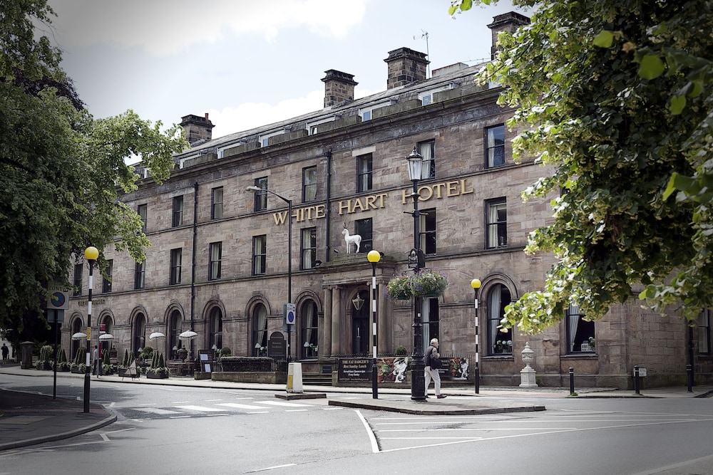 white hart hotel and apartments