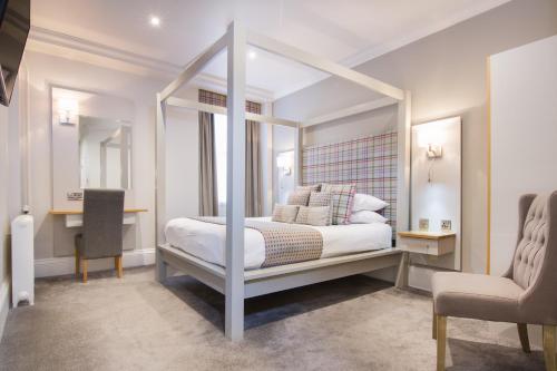 white hart hotel and apartments