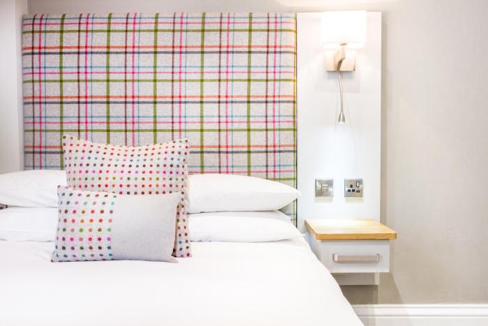 white hart hotel and apartments