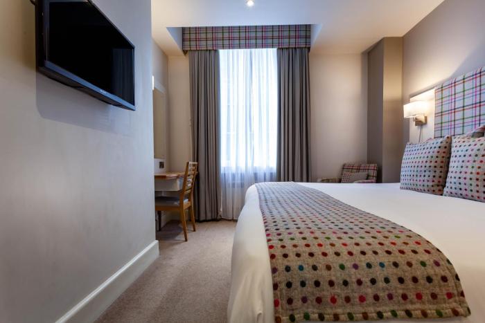 white hart hotel and apartments