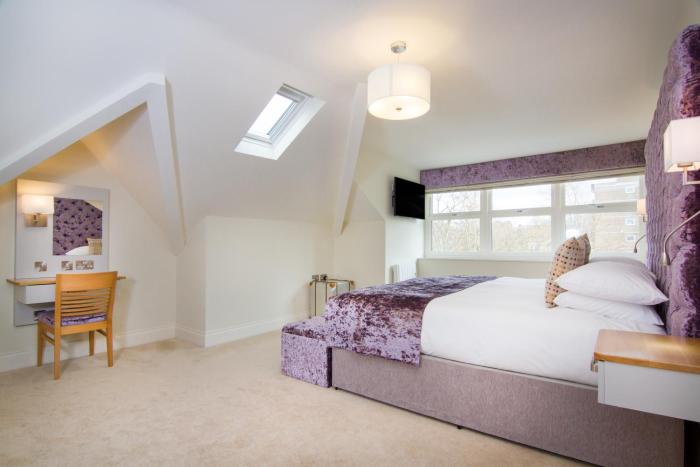 white hart hotel and apartments